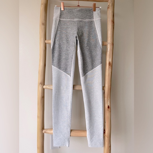 Outdoor Voices Two Tone Dove/Ash Gray Warmup Workout Legging Yoga Tight Sz S - Picture 5 of 10